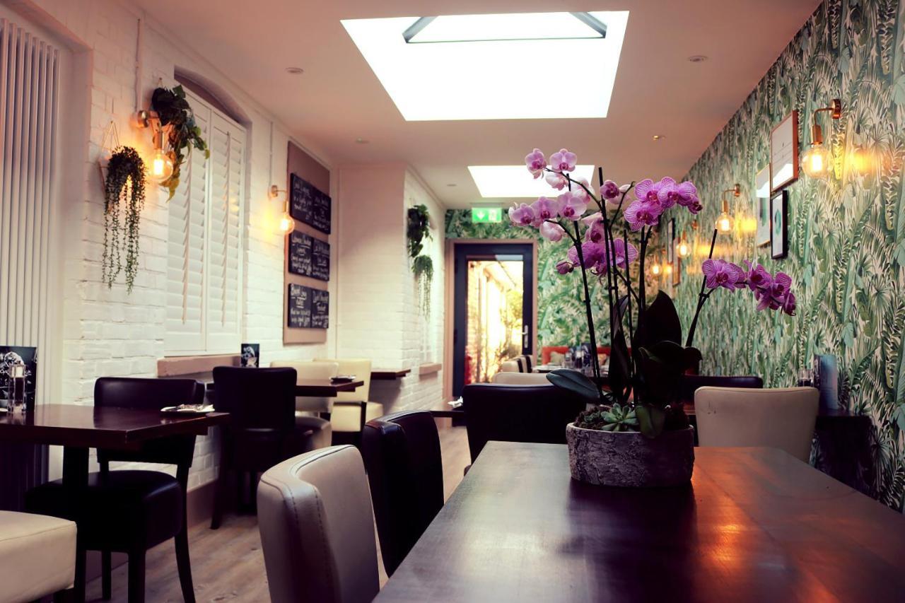 The Oyster Smack Hotel Burnham-on-Crouch Exterior foto