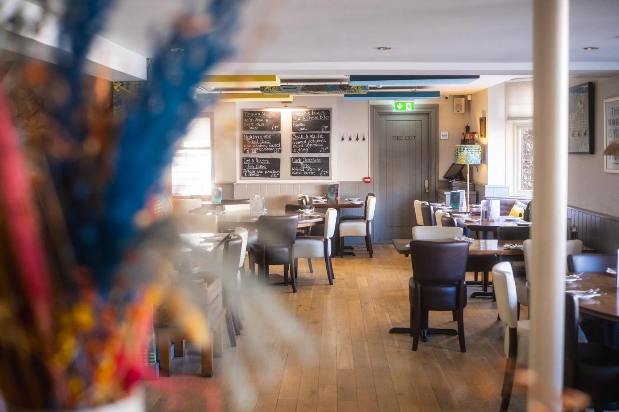 The Oyster Smack Hotel Burnham-on-Crouch Exterior foto